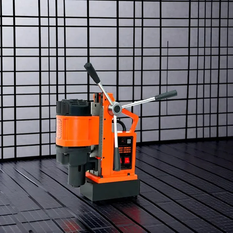 Potente taladro de asiento magnético de 220 V para trabajos en metal de precisión